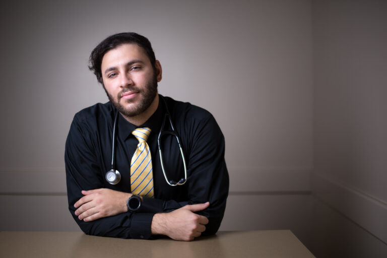 Moe Aj describes his experience in a longdiatnce relationship