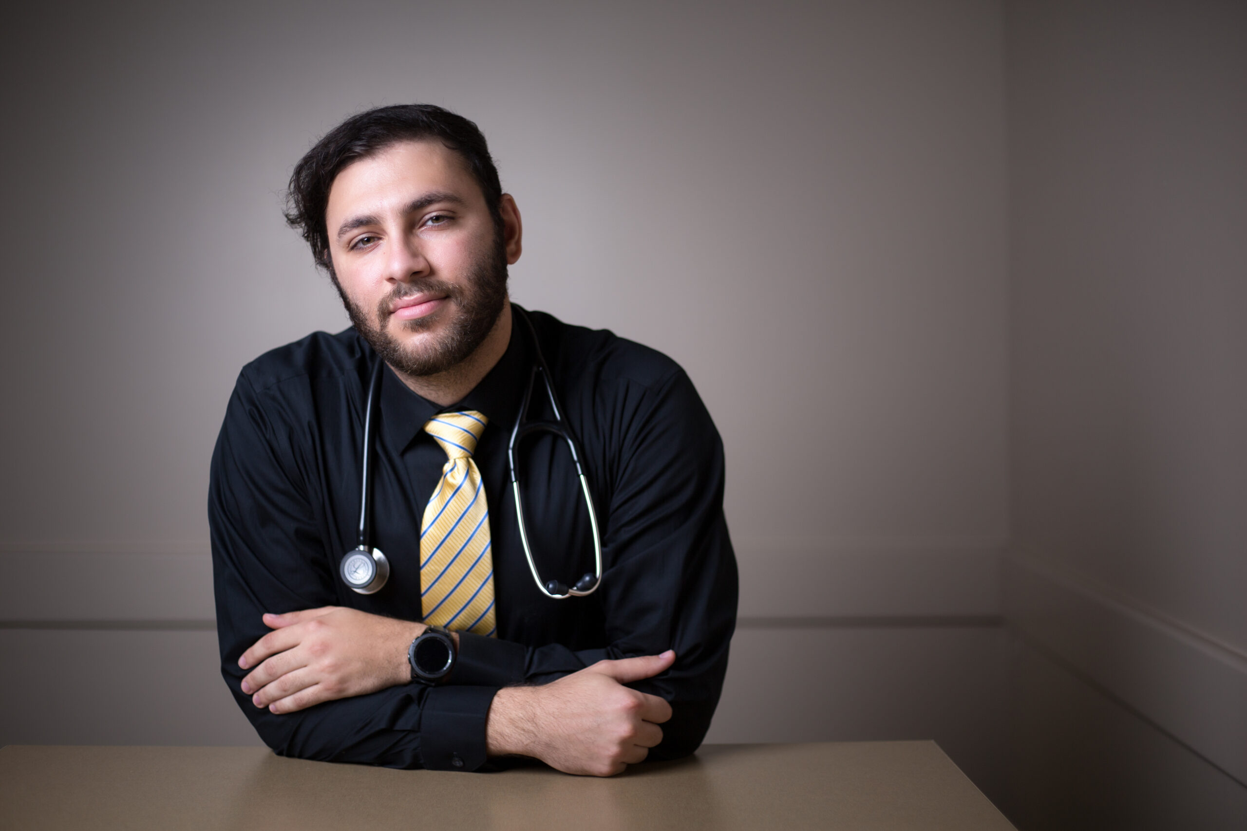 Moe Aj describes his experience in a longdiatnce relationship